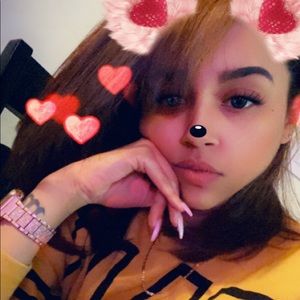 Meet your Posher, Isabel